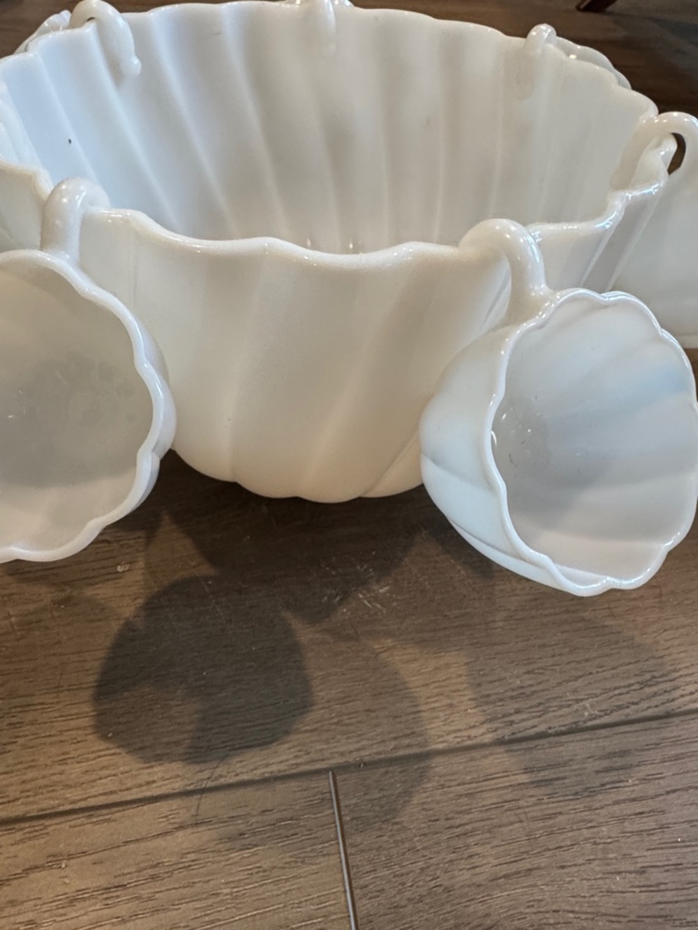 Vintage Hazel Atlas milk glass Punch Bowl with 7 Hanging Cups - Picture 3 of 11